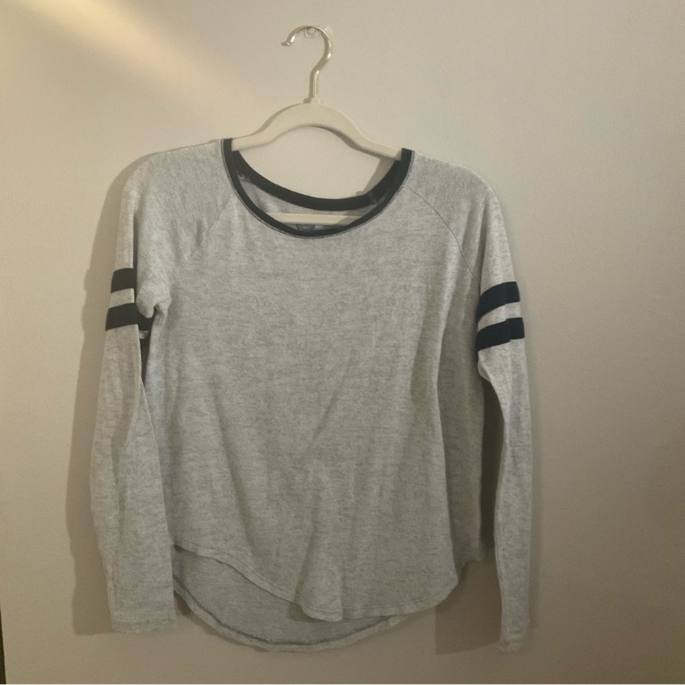 Long Sleeved Knit Shirt.
